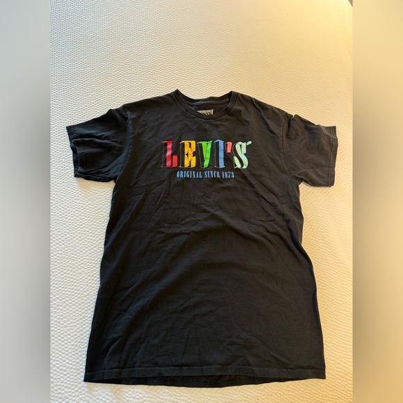 Levi's Black Graphic T-Shirt Rainbow Letters Size M - Picture 1 of 4
